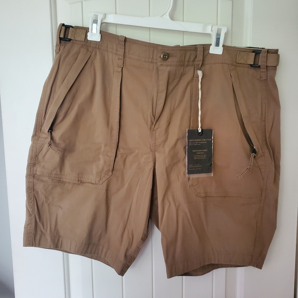 Men's Abercrombie size 38 paratroop cargo shorts stretch khaki